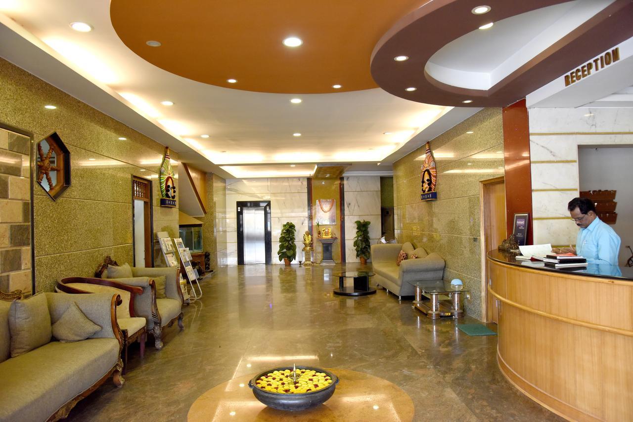 Hotel Sharada International Удупи Екстериор снимка