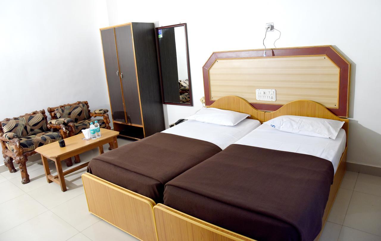 Hotel Sharada International Удупи Екстериор снимка