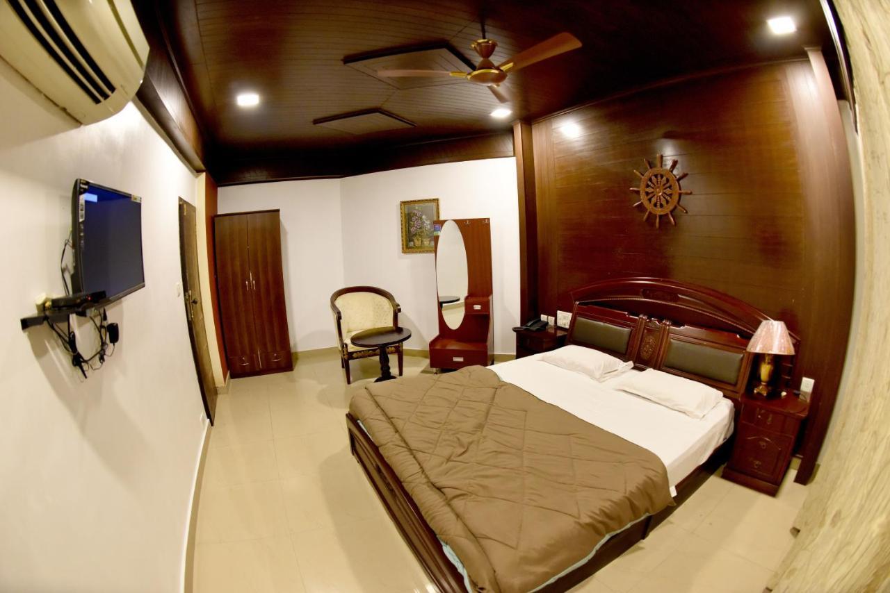 Hotel Sharada International Удупи Екстериор снимка