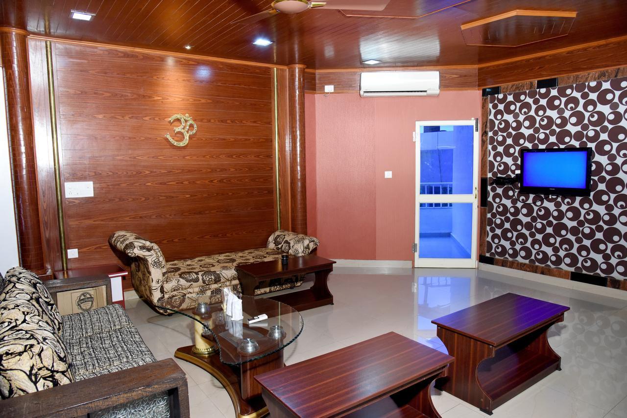 Hotel Sharada International Удупи Екстериор снимка