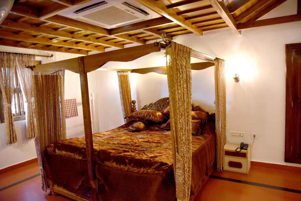Hotel Sharada International Удупи Екстериор снимка