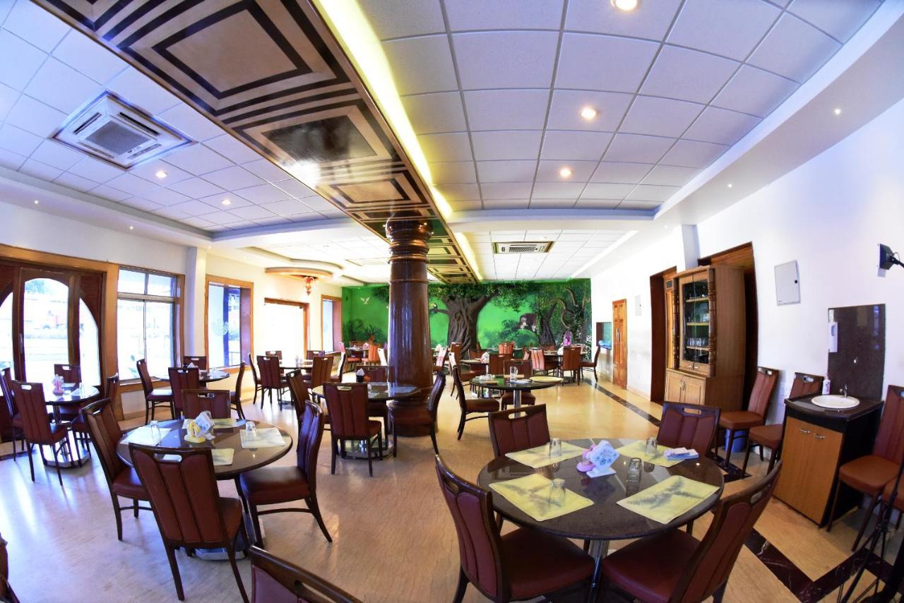Hotel Sharada International Удупи Екстериор снимка